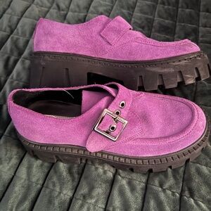 Purple and Black Shoes with Comfortable Fit and Stylish Design